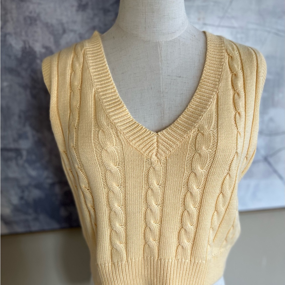 ALAR’D STARE YELLOW SWEATER VEST